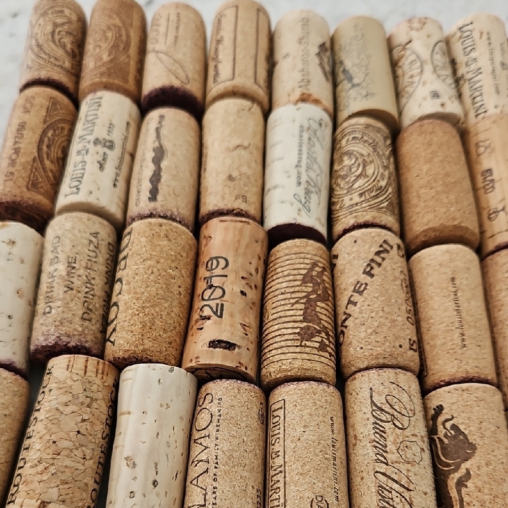 Assorted Wine Corks Collection - Picture 2 of 6